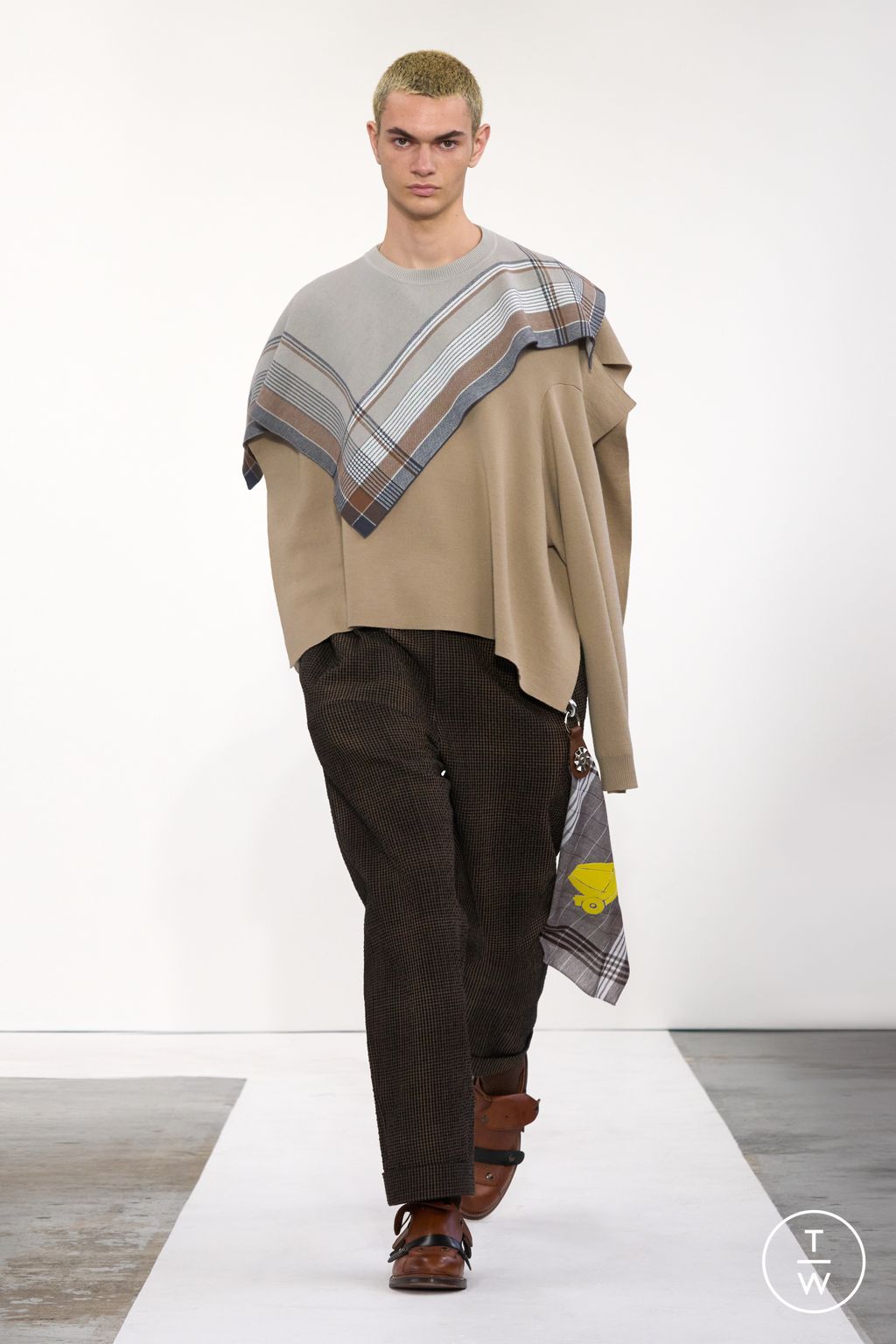 Fashion Week London Spring-Summer 2025 look 14 from the Craig Green collection menswear