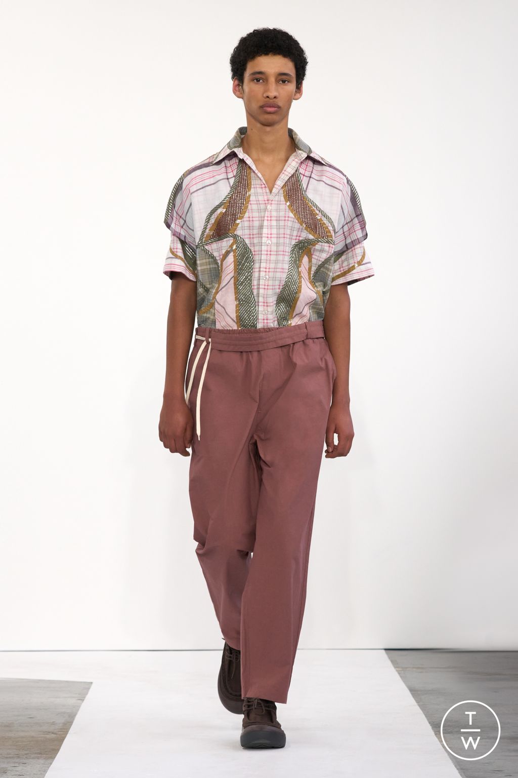 Fashion Week London Spring/Summer 2025 look 17 from the Craig Green collection menswear