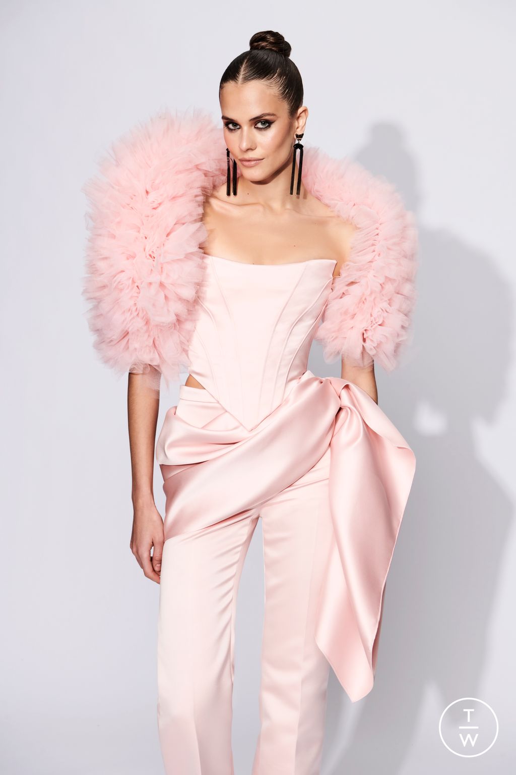 Fashion Week New York Pre-Fall 2023 look 32 from the Christian Siriano collection womenswear