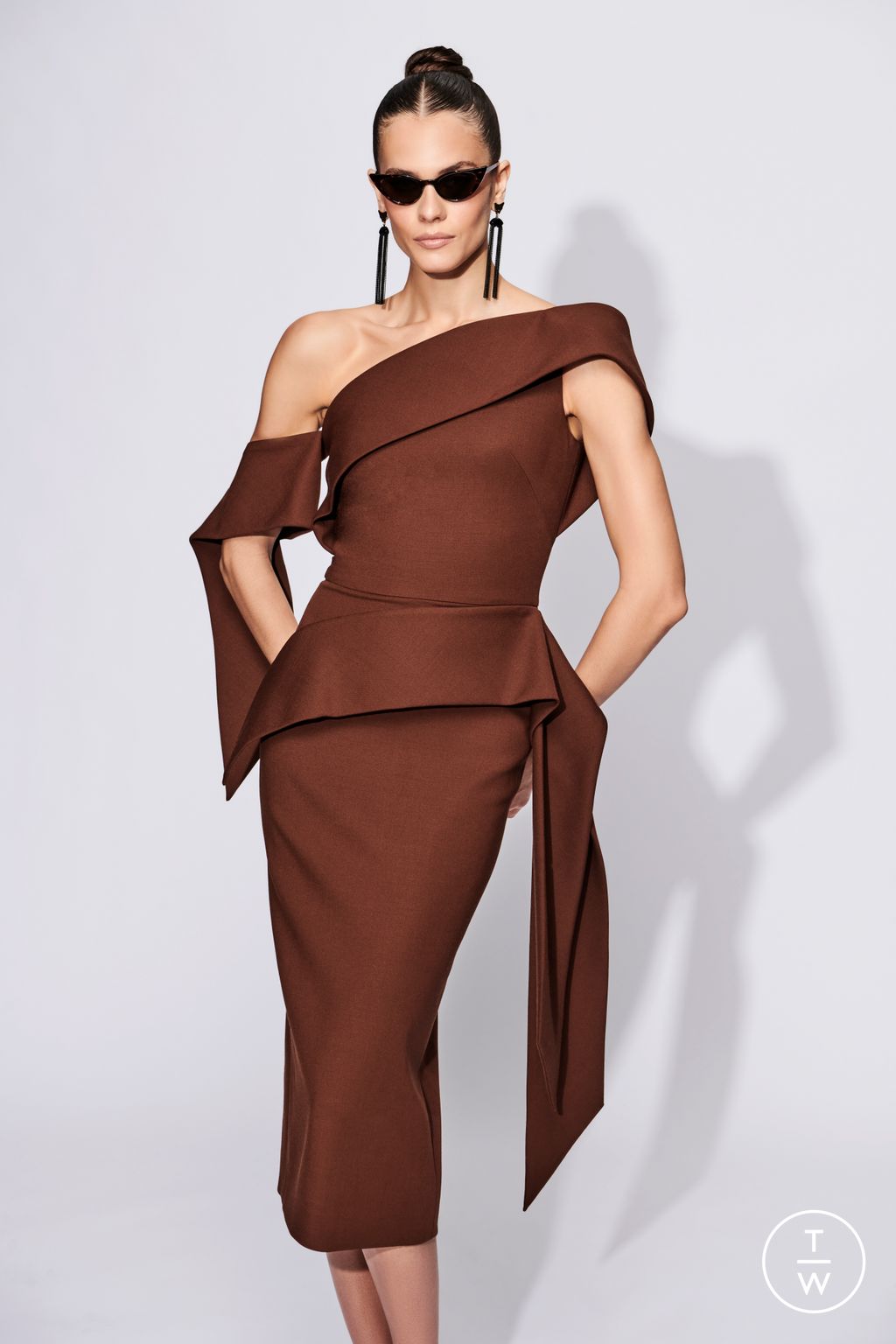 Fashion Week New York Pre-Fall 2023 look 6 from the Christian Siriano collection womenswear