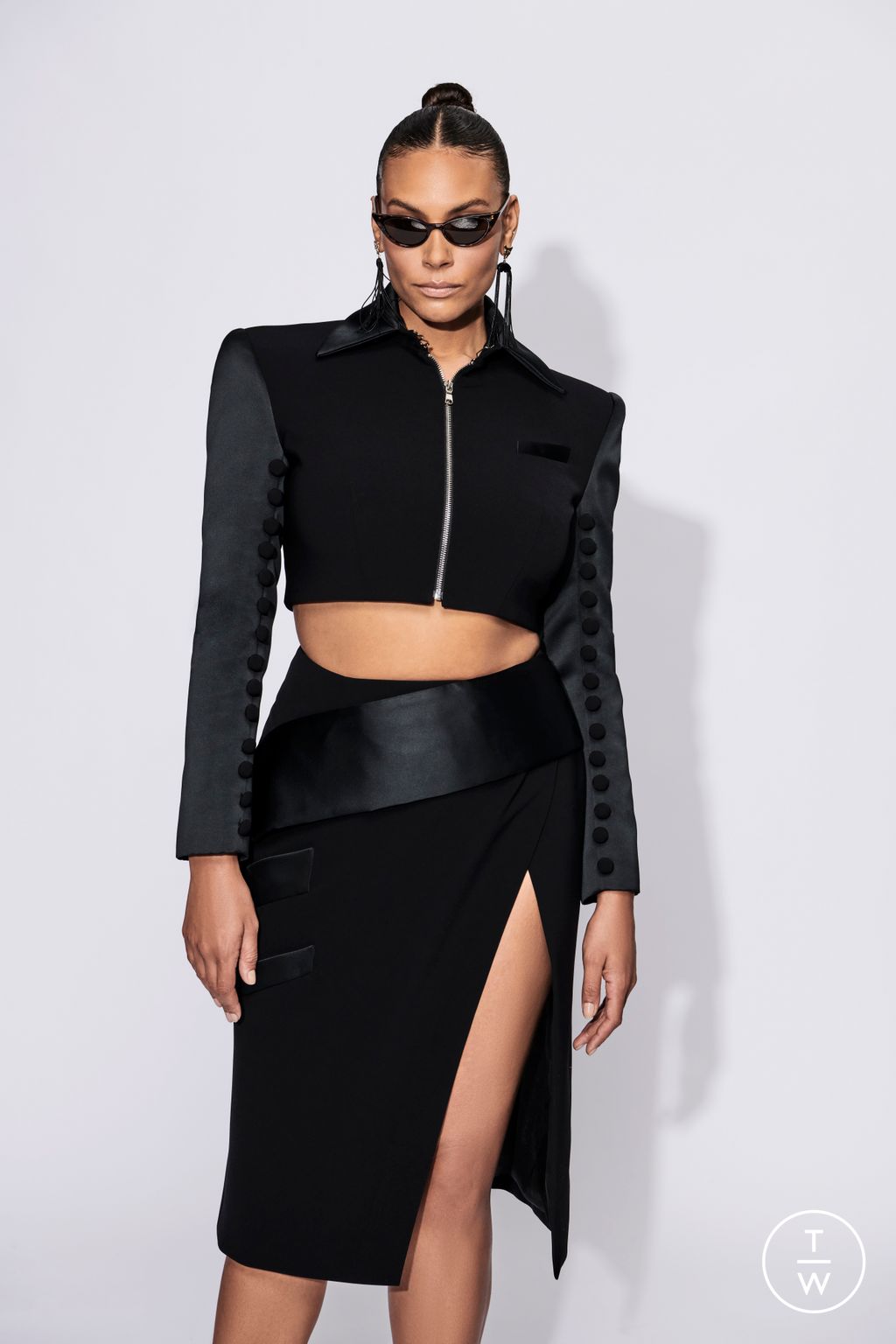 Fashion Week New York Pre-Fall 2023 look 8 from the Christian Siriano collection 女装
