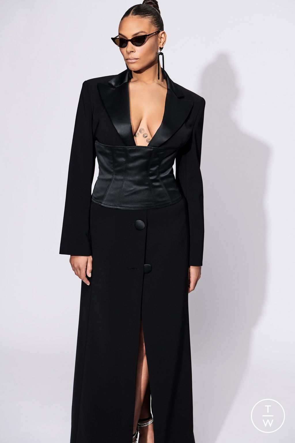 Fashion Week New York Pre-Fall 2023 look 9 from the Christian Siriano collection 女装