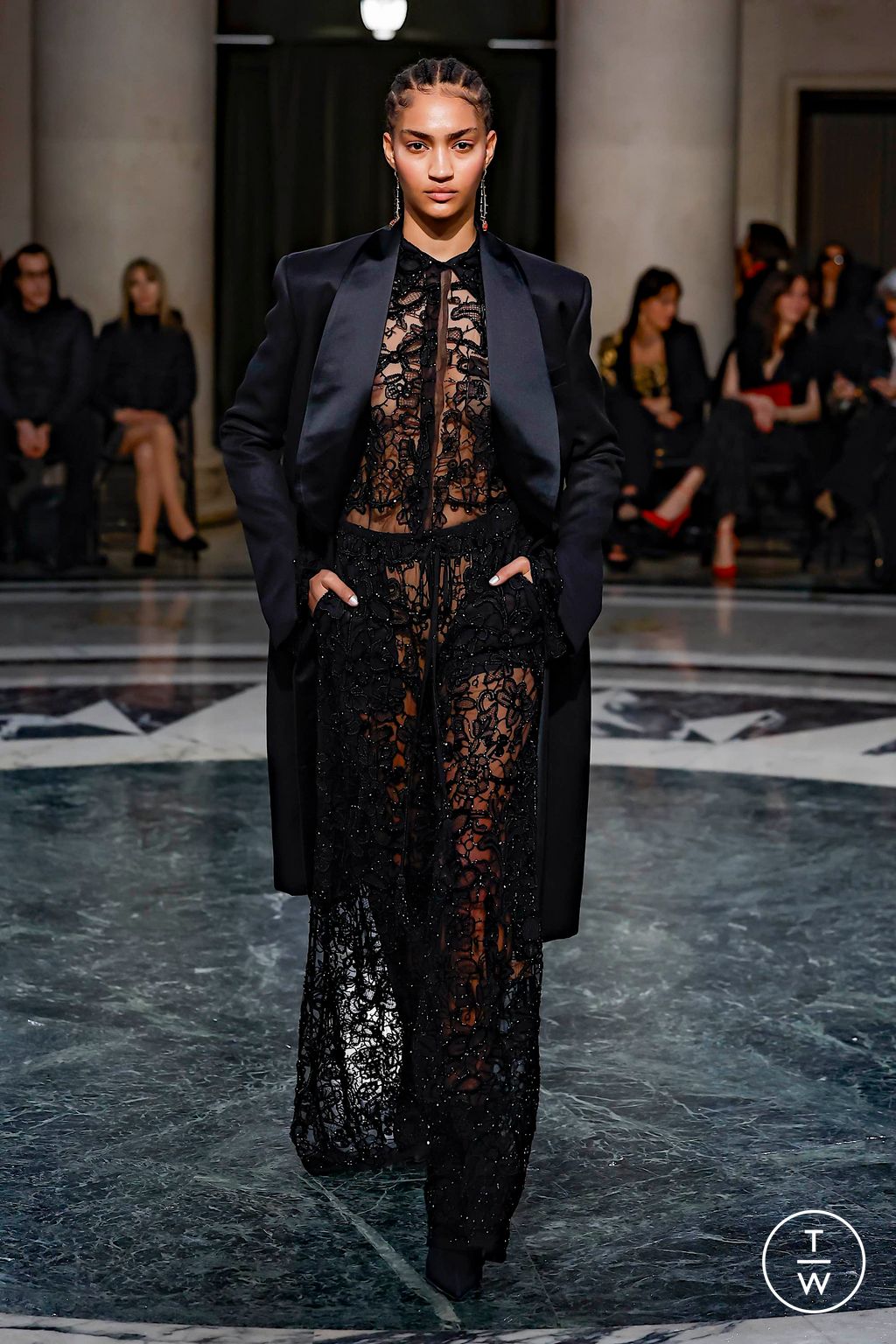 Fashion Week New York Fall/Winter 2024 look 1 de la collection Cucculelli Shaheen womenswear