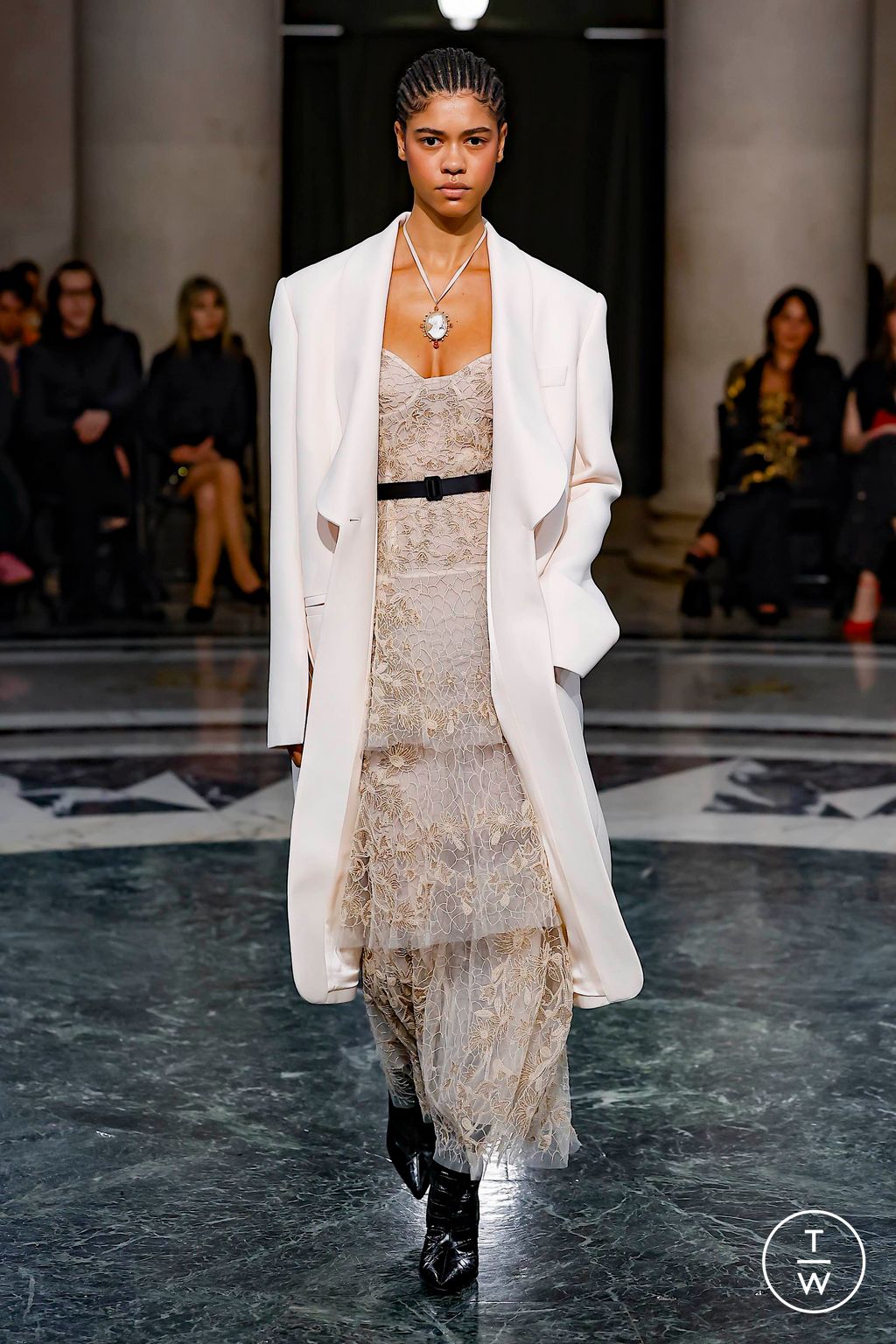 Fashion Week New York Fall/Winter 2024 look 24 de la collection Cucculelli Shaheen womenswear