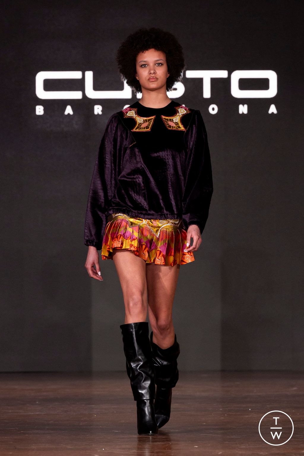 Fashion Week Milan Fall/Winter 2024 look 32 from the Custo Barcelona collection 女装