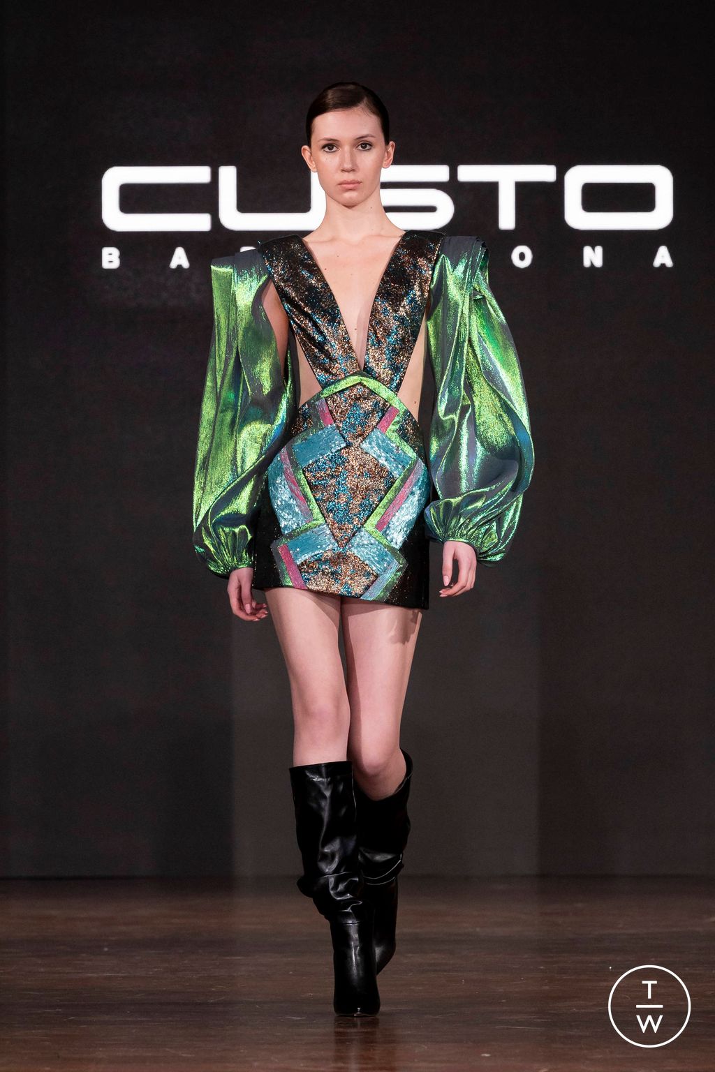 Fashion Week Milan Fall/Winter 2024 look 37 from the Custo Barcelona collection 女装
