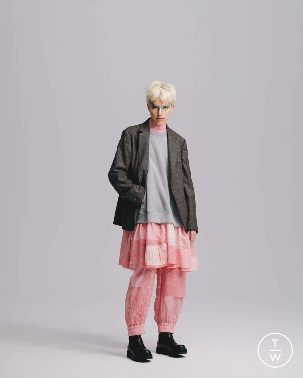 Fashion Week Paris Fall/Winter 2021 look 14 from the SueUNDERCOVER collection 女装