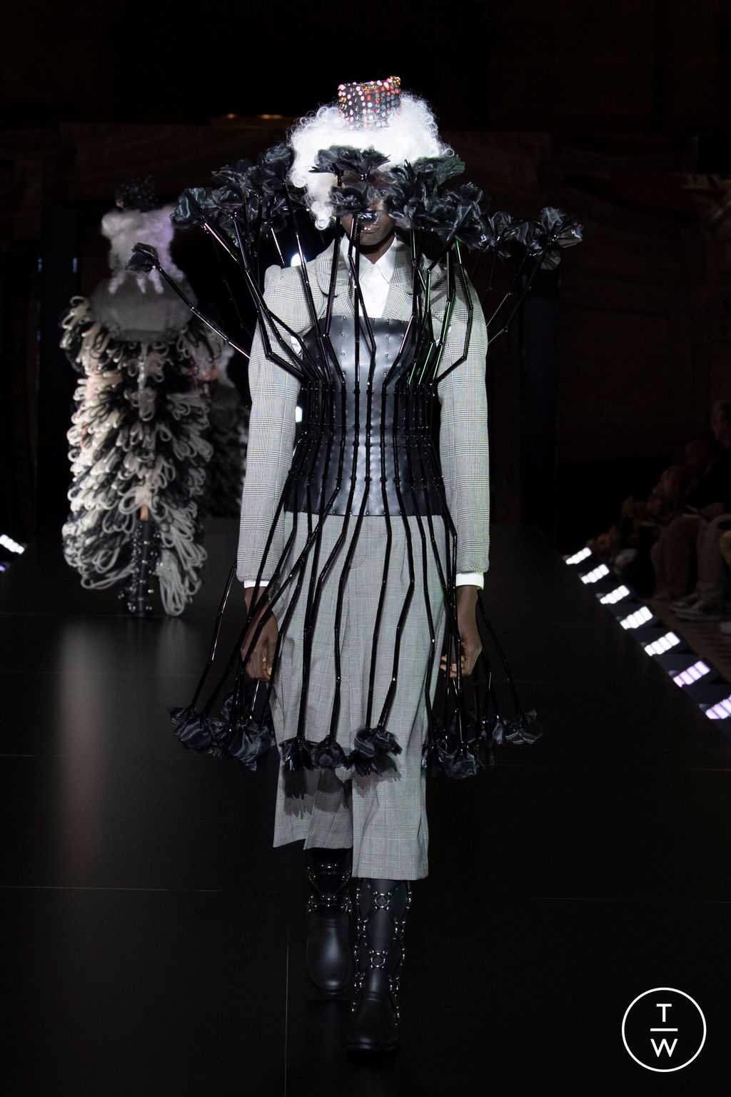 Fashion Week Paris Spring/Summer 2023 look 4 de la collection Noir Kei Ninomiya womenswear