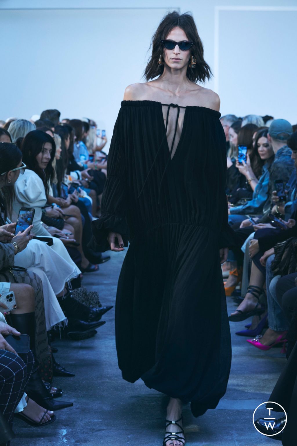 Fashion Week New York Spring/Summer 2023 look 17 de la collection Khaite womenswear