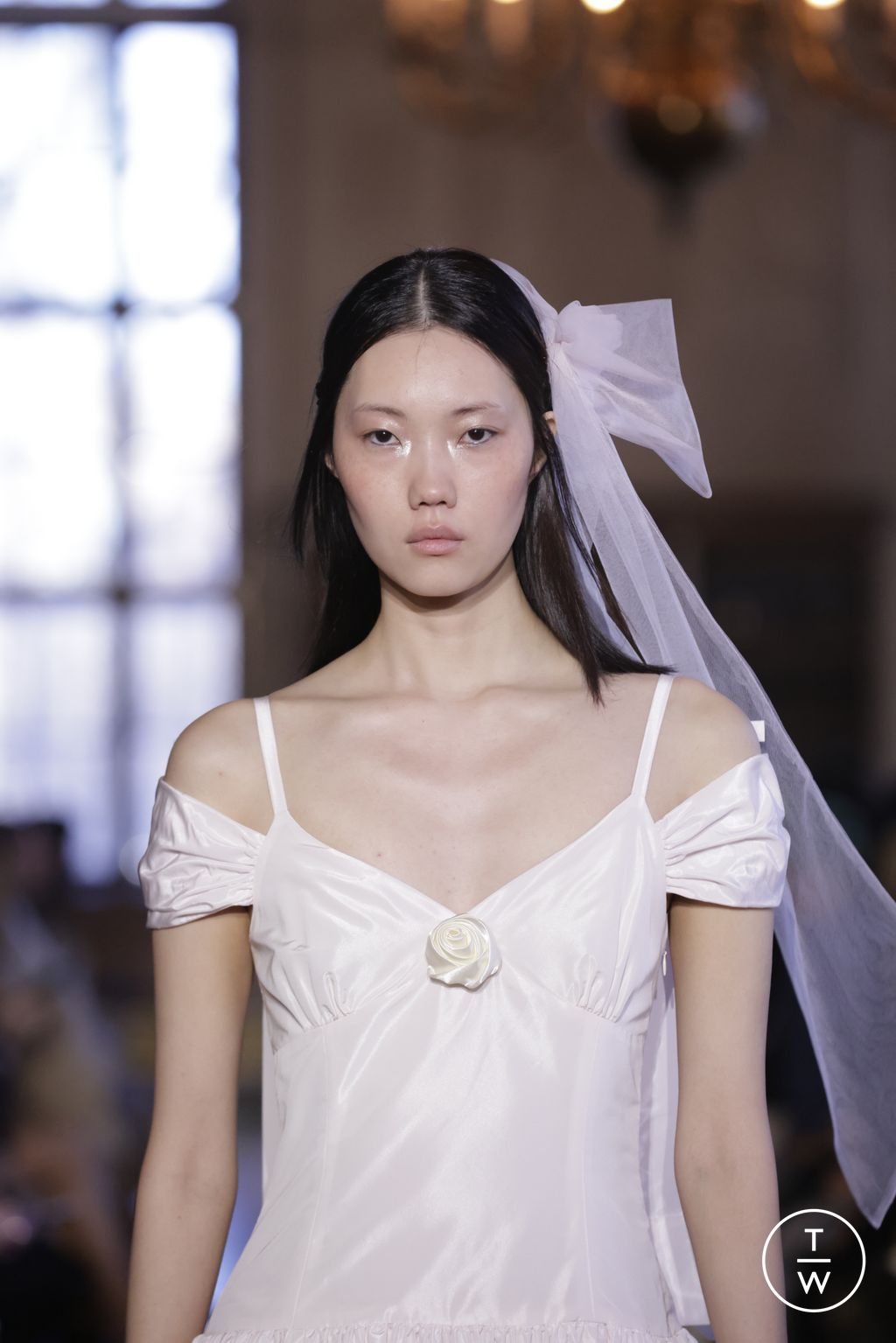 Fashion Week New York Fall/Winter 2023 look 5 de la collection Sandy Liang womenswear accessories