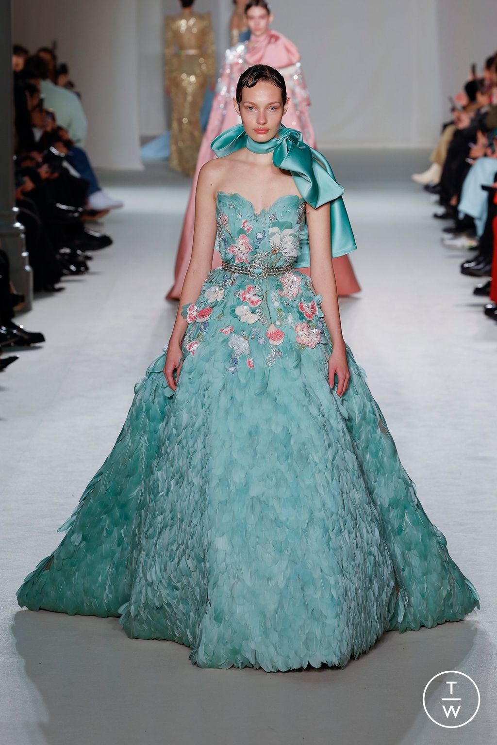 Fashion Week Paris Spring/Summer 2023 look 34 from the Elie Saab collection couture