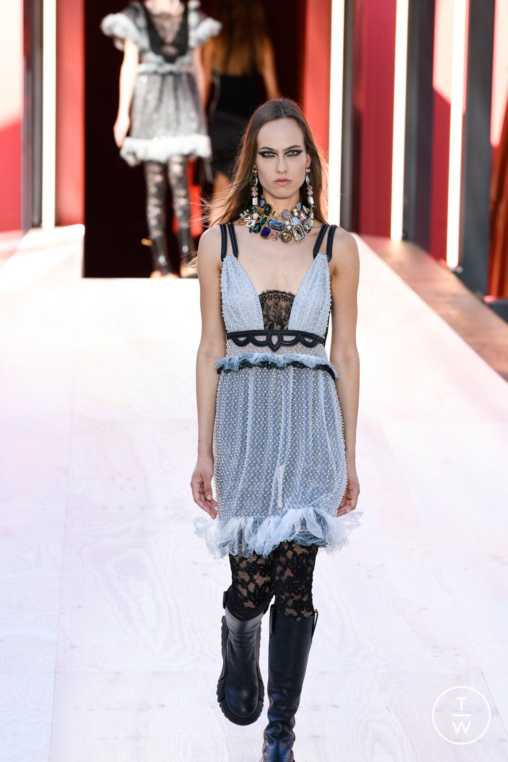 Fashion Week Paris Spring/Summer 2023 look 18 from the Louis Vuitton collection womenswear