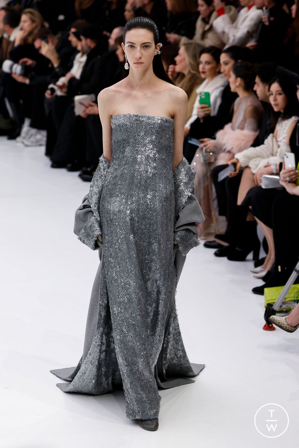 Fashion Week Paris Spring/Summer 2023 look 26 de la collection Fendi couture