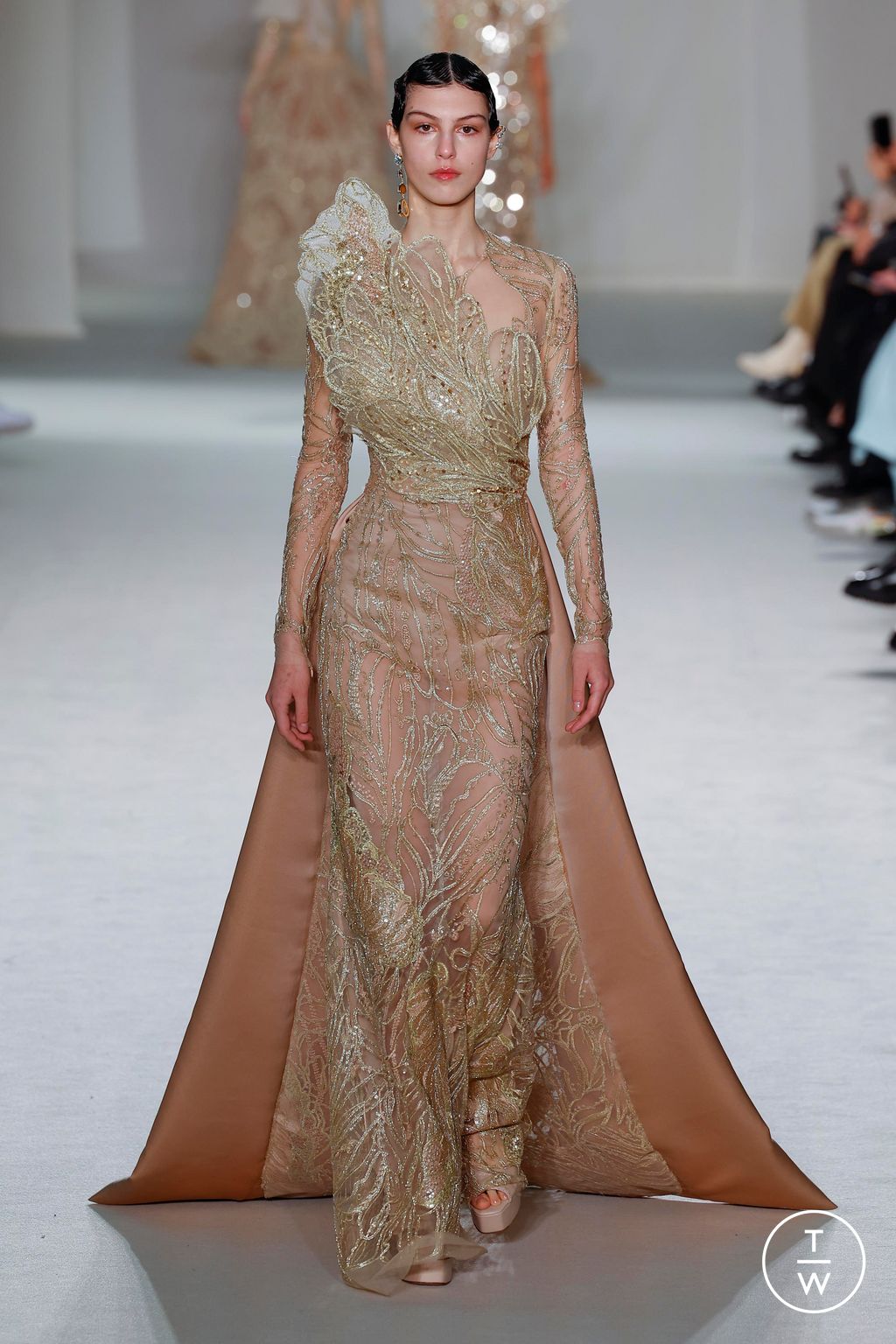 Fashion Week Paris Spring/Summer 2023 look 48 from the Elie Saab collection 高级定制