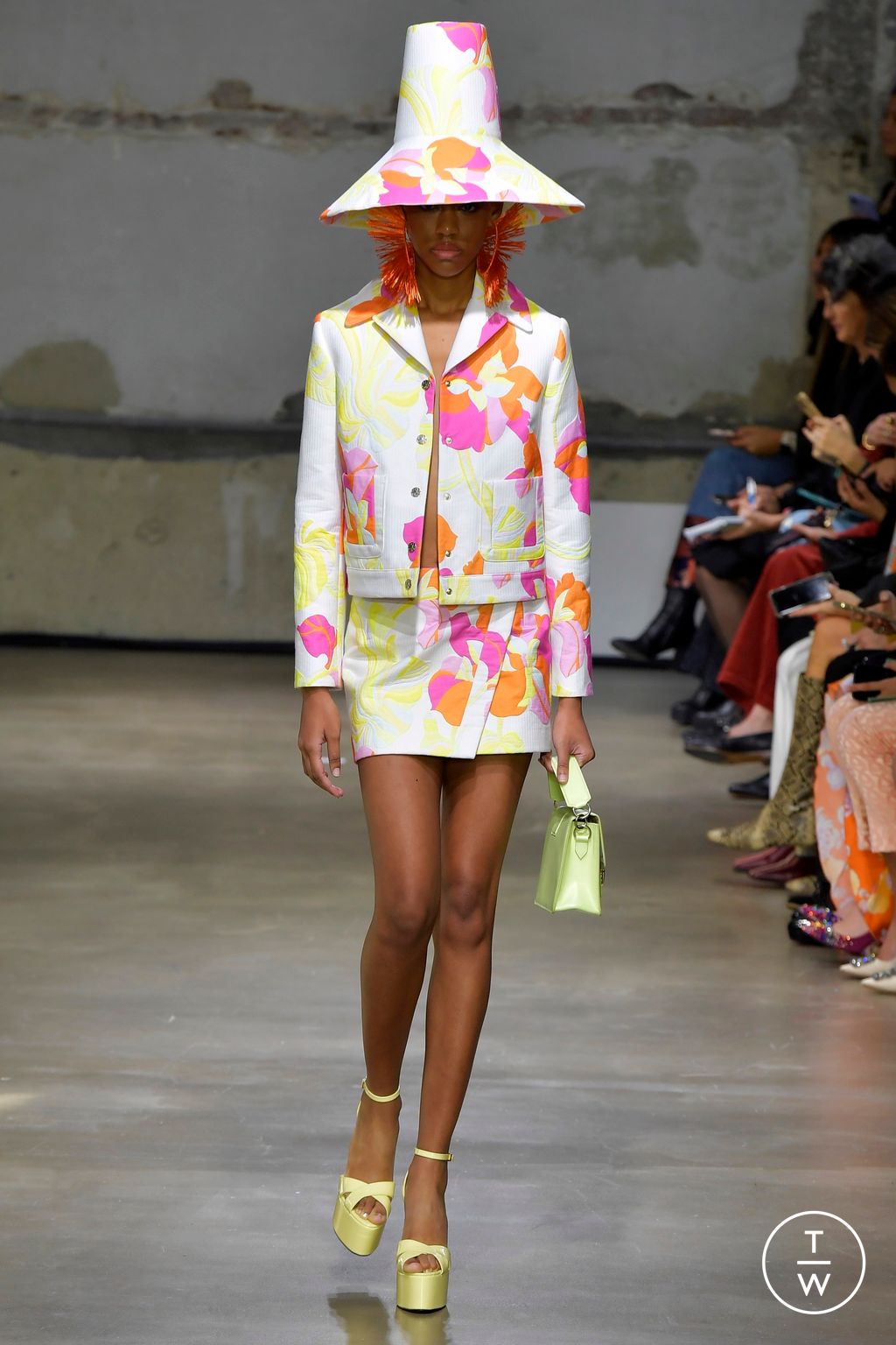Fashion Week Paris Spring/Summer 2023 look 29 from the Leonard Paris collection 女装