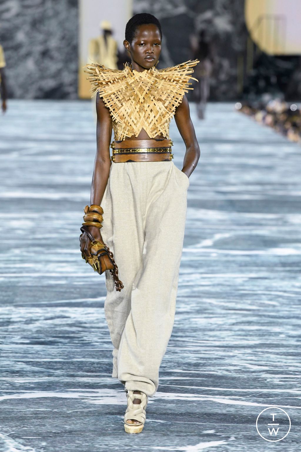 Fashion Week Paris Spring/Summer 2023 look 3 from the Balmain collection 女装