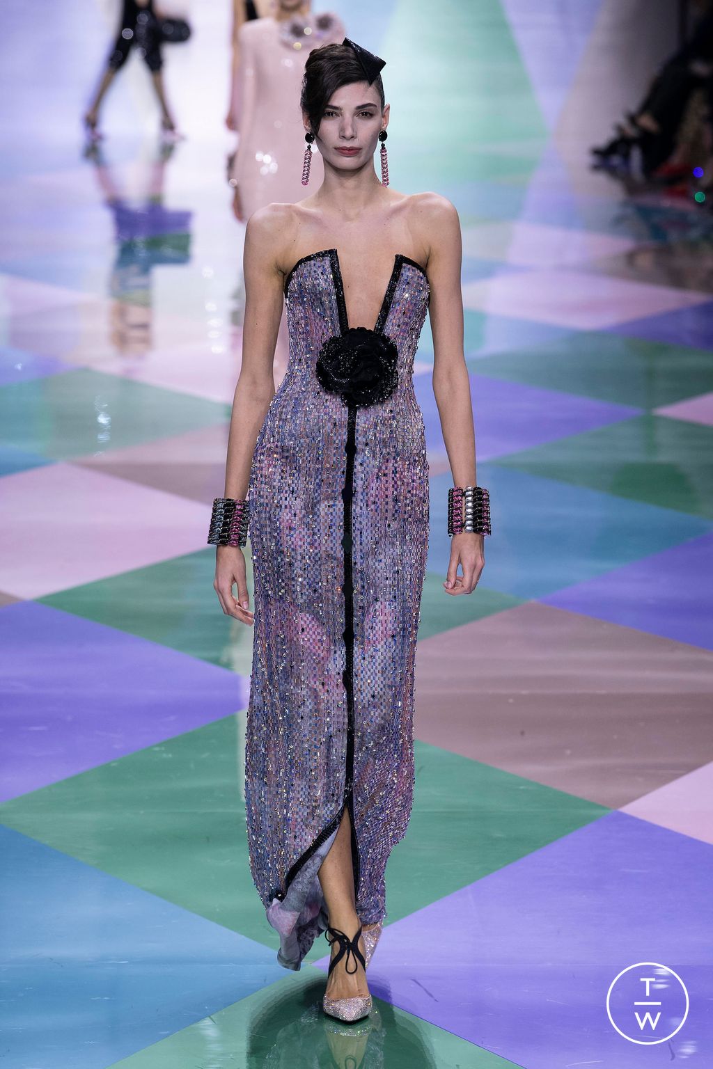 Fashion Week Paris Spring/Summer 2023 look 21 from the Giorgio Armani Privé collection 高级定制