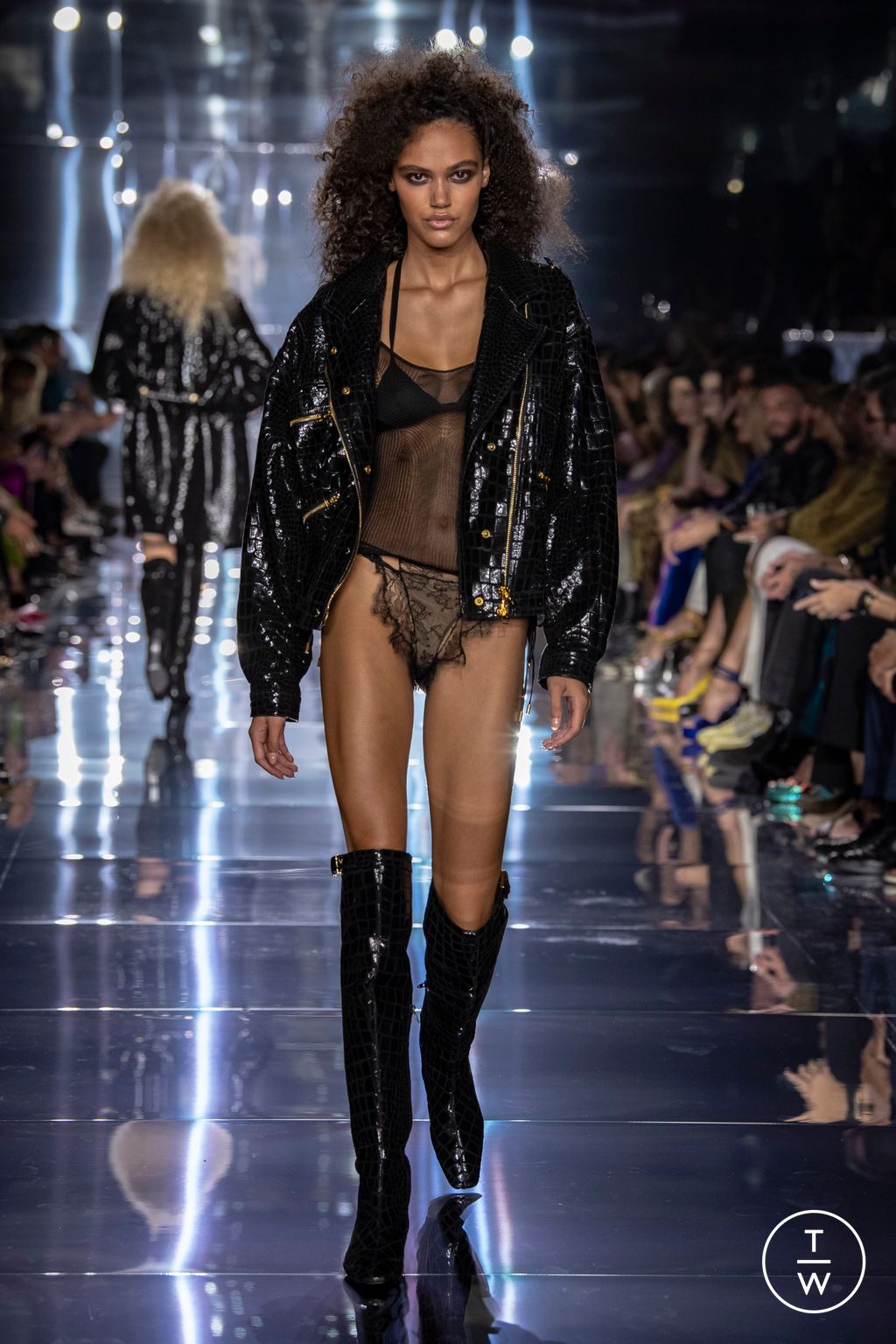 Fashion Week New York Spring/Summer 2023 look 33 from the Tom Ford collection womenswear