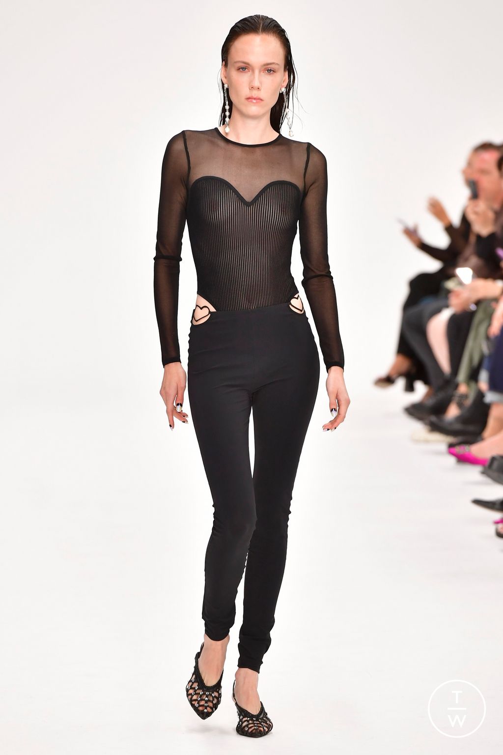 Fashion Week London Spring/Summer 2023 look 37 de la collection Nensi Dojaka womenswear