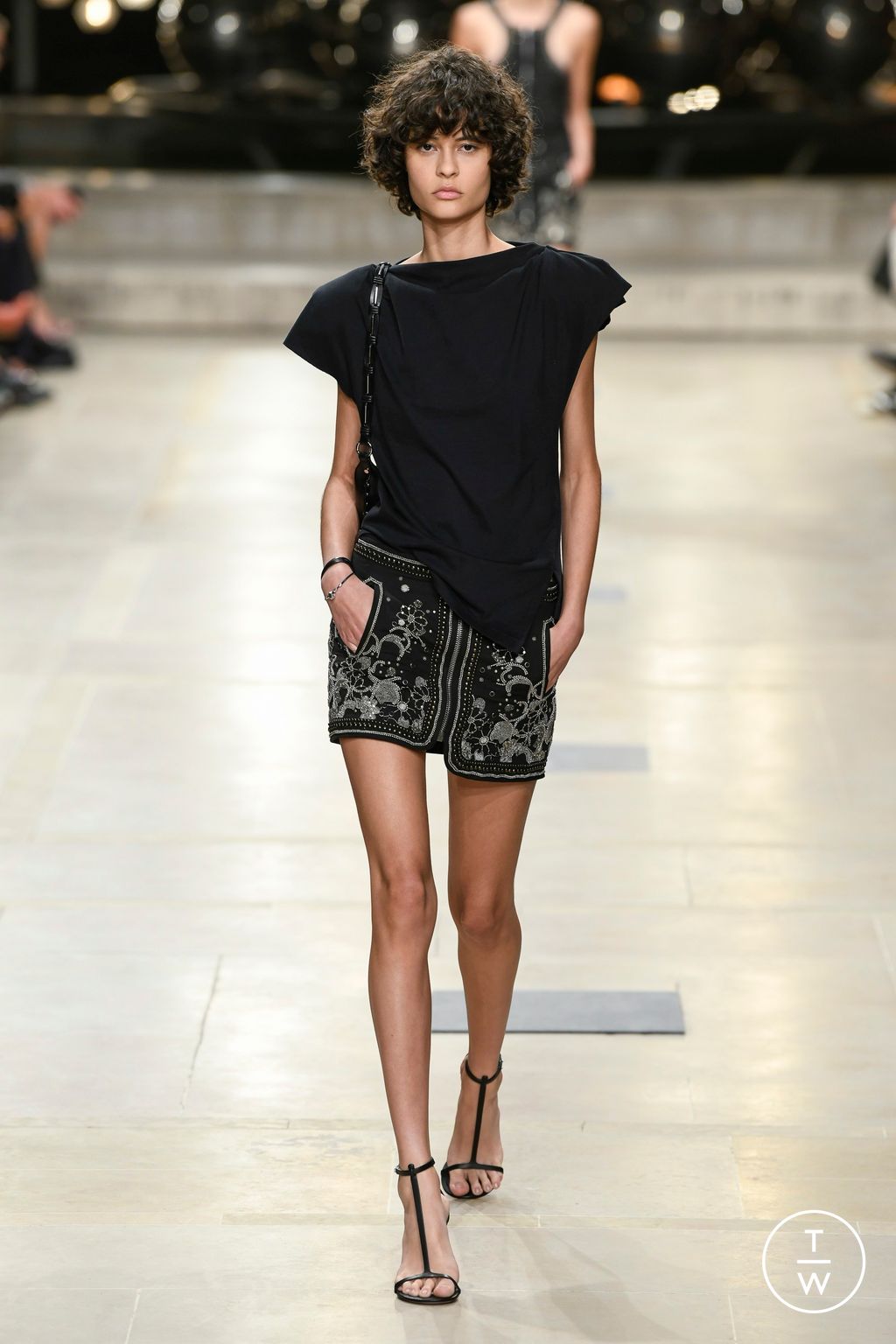Fashion Week Paris Spring/Summer 2023 look 7 de la collection Isabel Marant womenswear