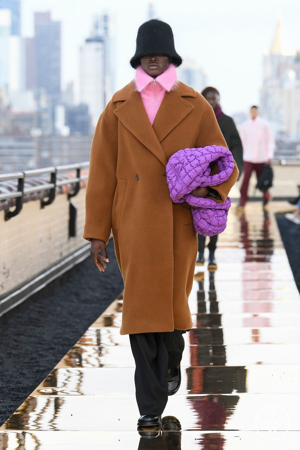 Fashion Week New York Fall/Winter 2022 look 11 from the Cos collection womenswear