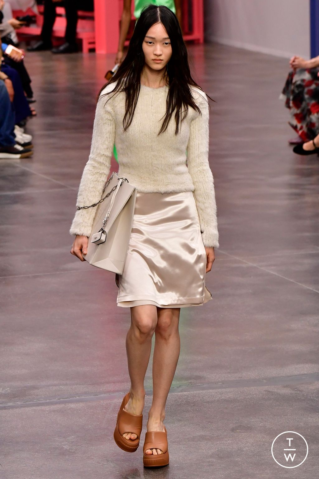 Fashion Week Milan Spring/Summer 2023 look 30 from the Fendi collection 女装