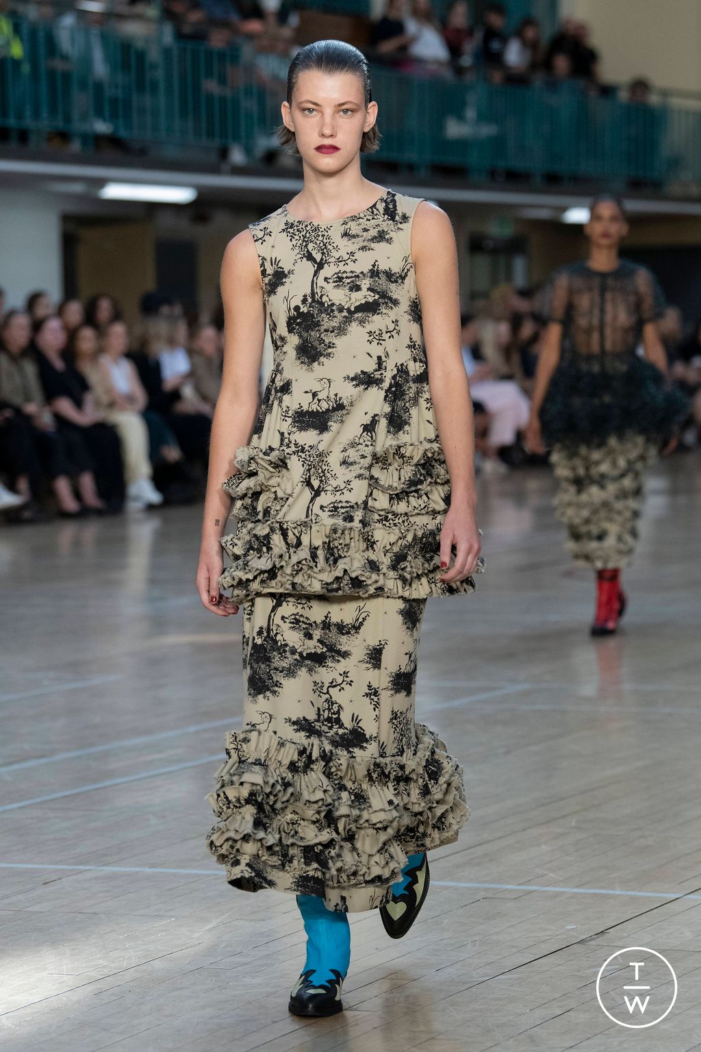 Fashion Week London Spring/Summer 2023 look 19 from the Molly Goddard collection 女装