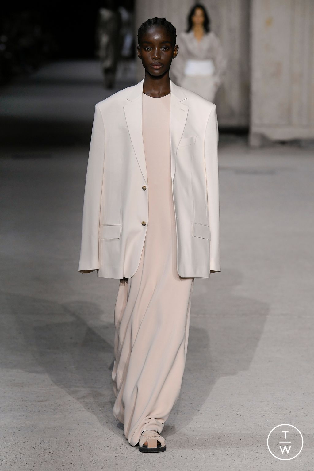 Fashion Week Milan Spring/Summer 2023 look 2 from the Tod's collection womenswear