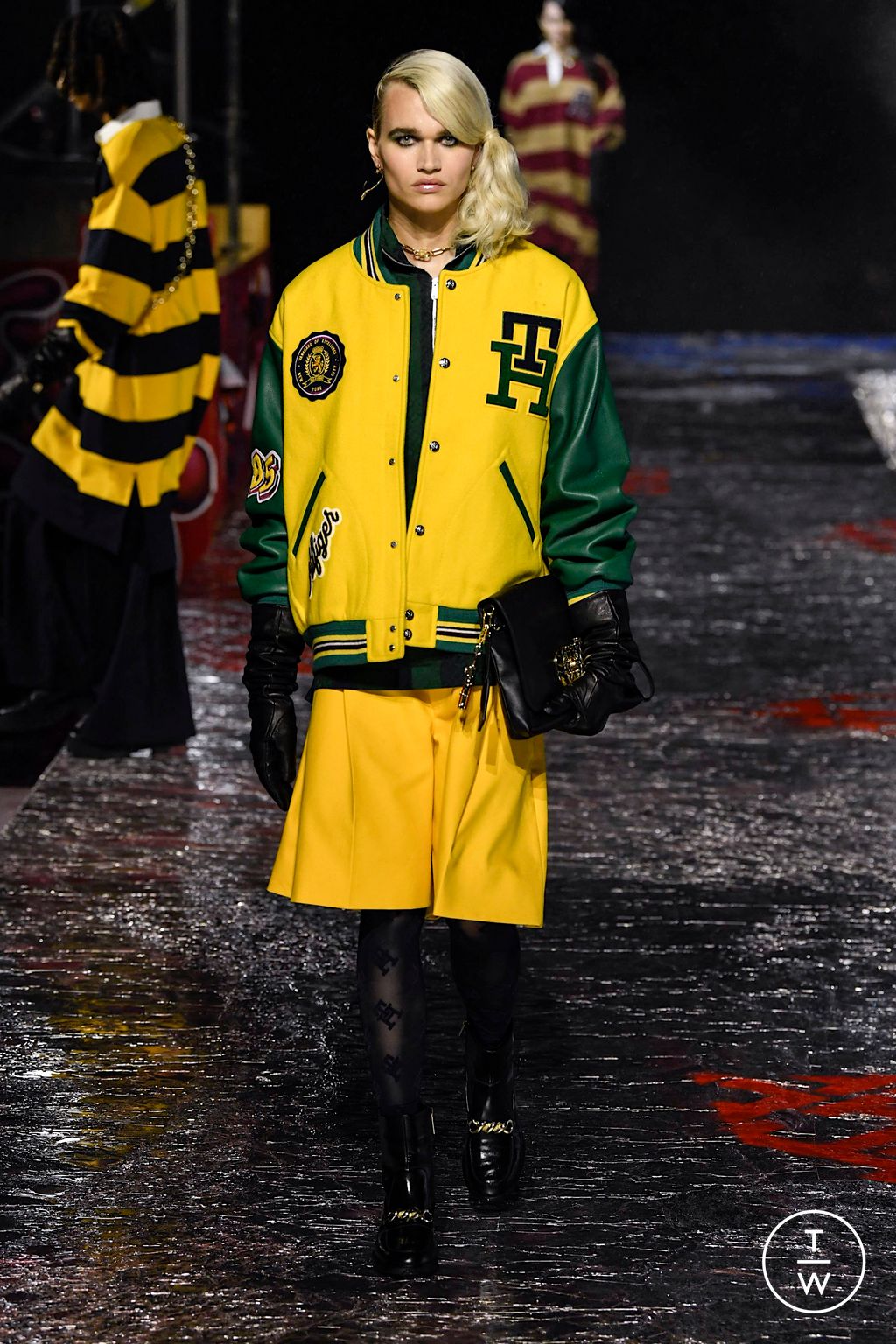 Fashion Week New York Fall/Winter 2022 look 9 from the Tommy Hilfiger collection womenswear