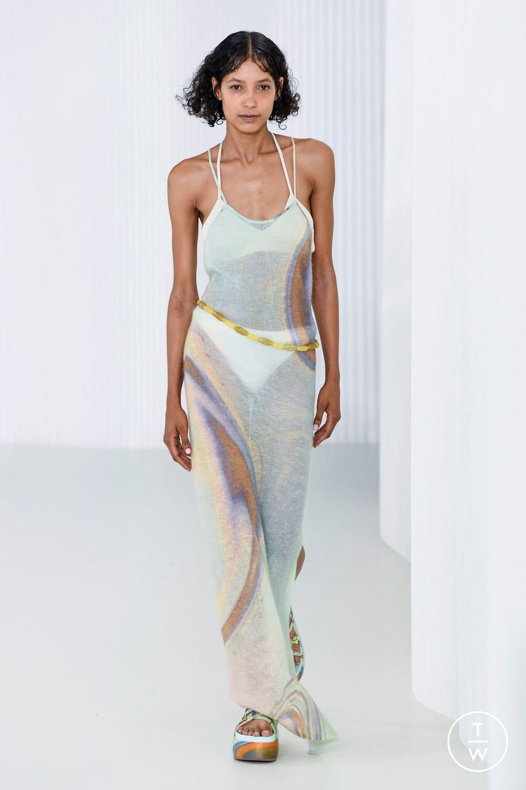 Fashion Week New York Spring/Summer 2023 look 23 de la collection Simkhai womenswear