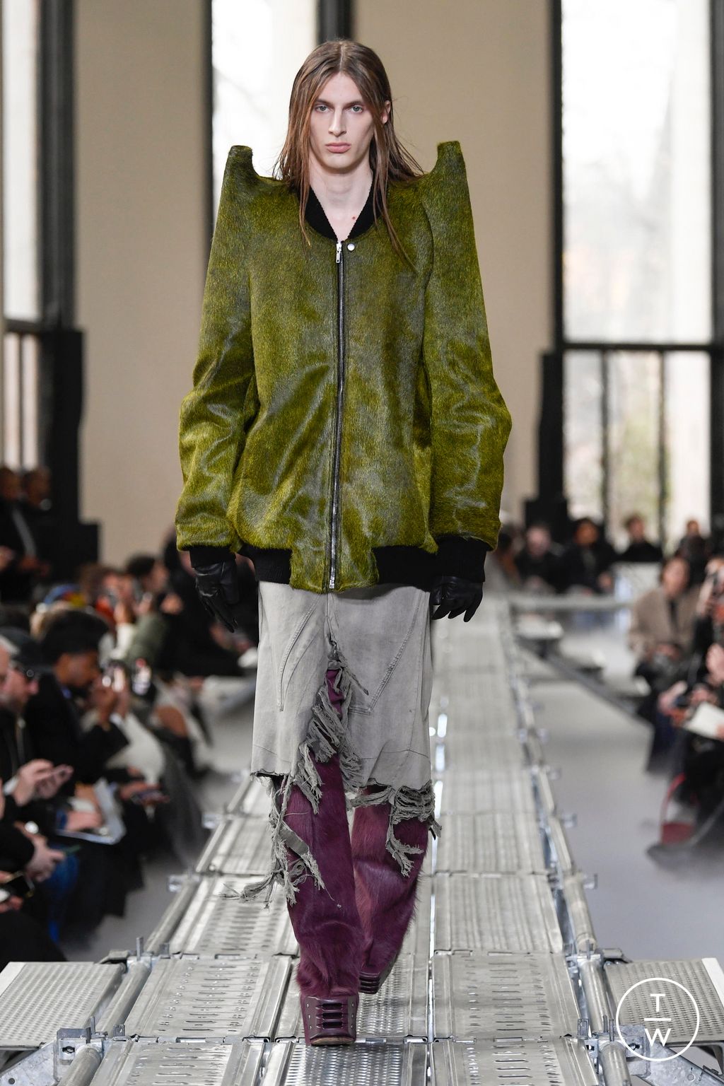 Fashion Week Paris Fall/Winter 2023 look 11 de la collection Rick Owens menswear