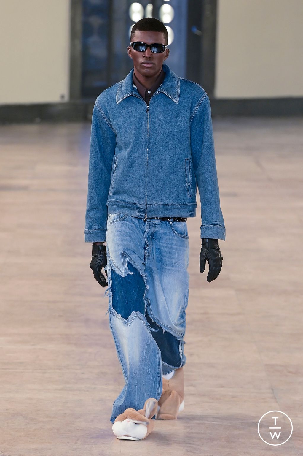 Fashion Week Paris Fall/Winter 2023 look 8 from the Nahmias collection menswear
