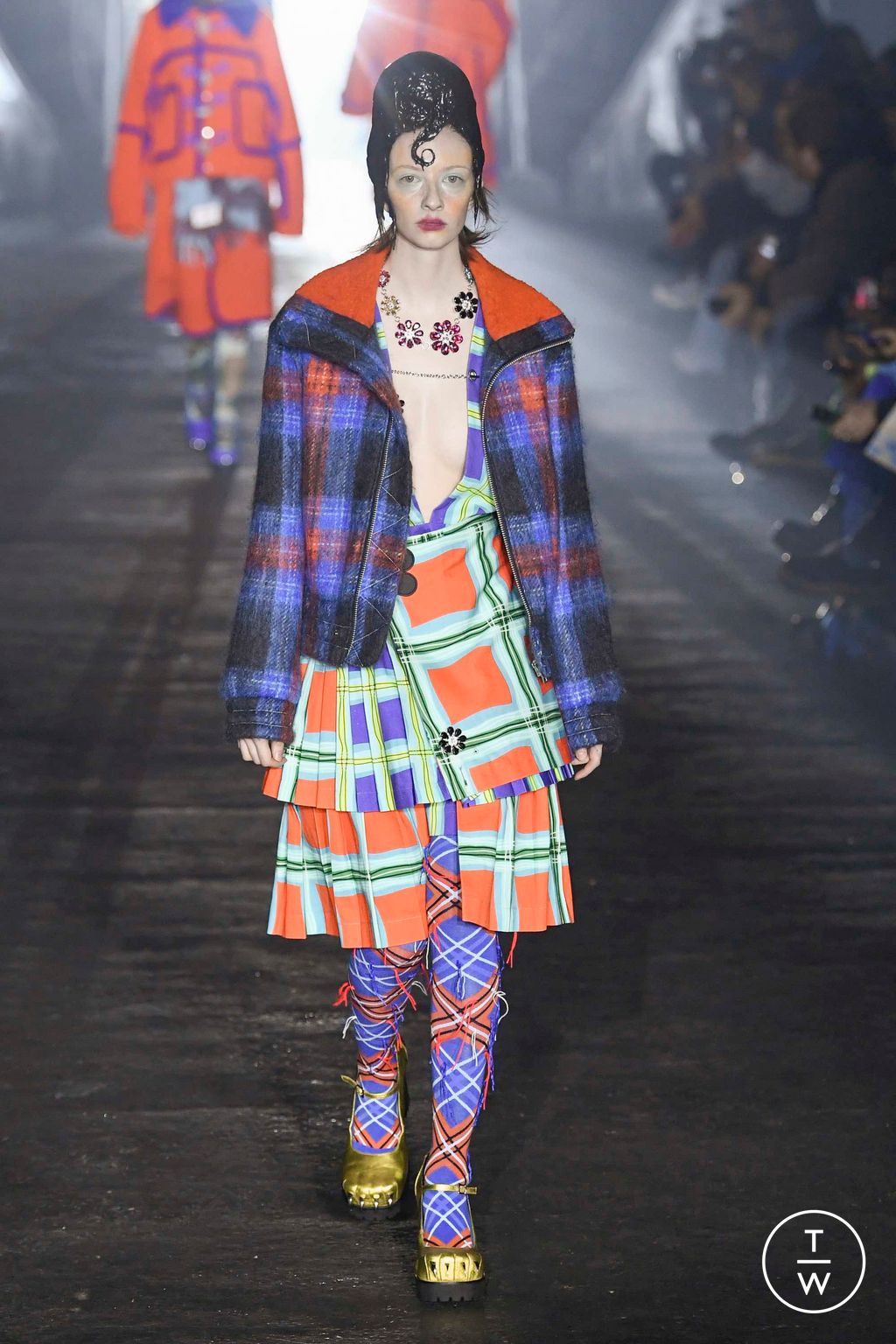 Fashion Week Milan Fall/Winter 2023 look 45 de la collection Charles Jeffrey LOVERBOY menswear