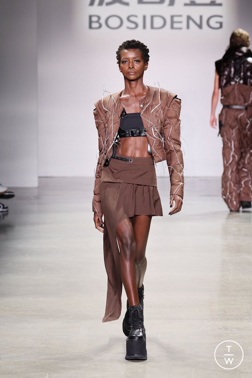 Fashion Week New York Spring/Summer 2023 look 7 from the Bosideng collection womenswear