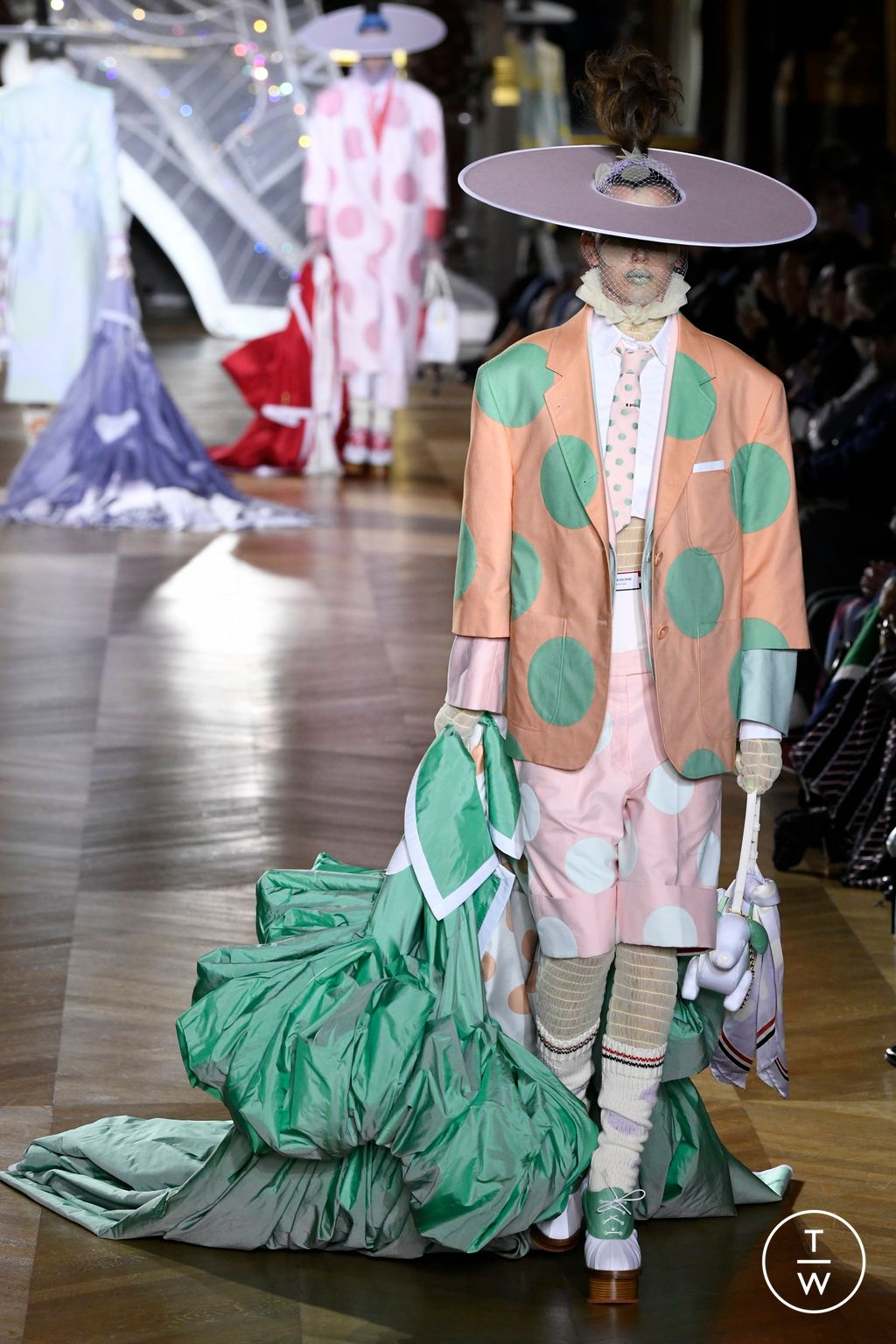 Fashion Week Paris Spring/Summer 2023 look 45 from the Thom Browne collection 女装
