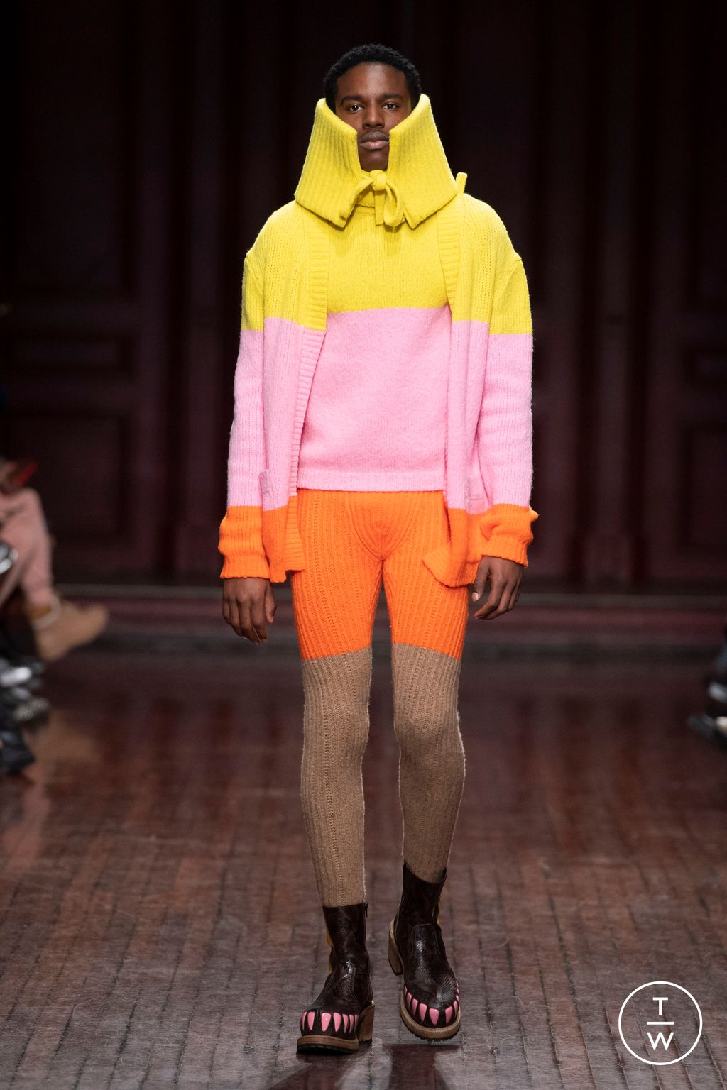 Fashion Week Paris Fall/Winter 2023 look 6 from the Walter Van Beirendonck collection 男装