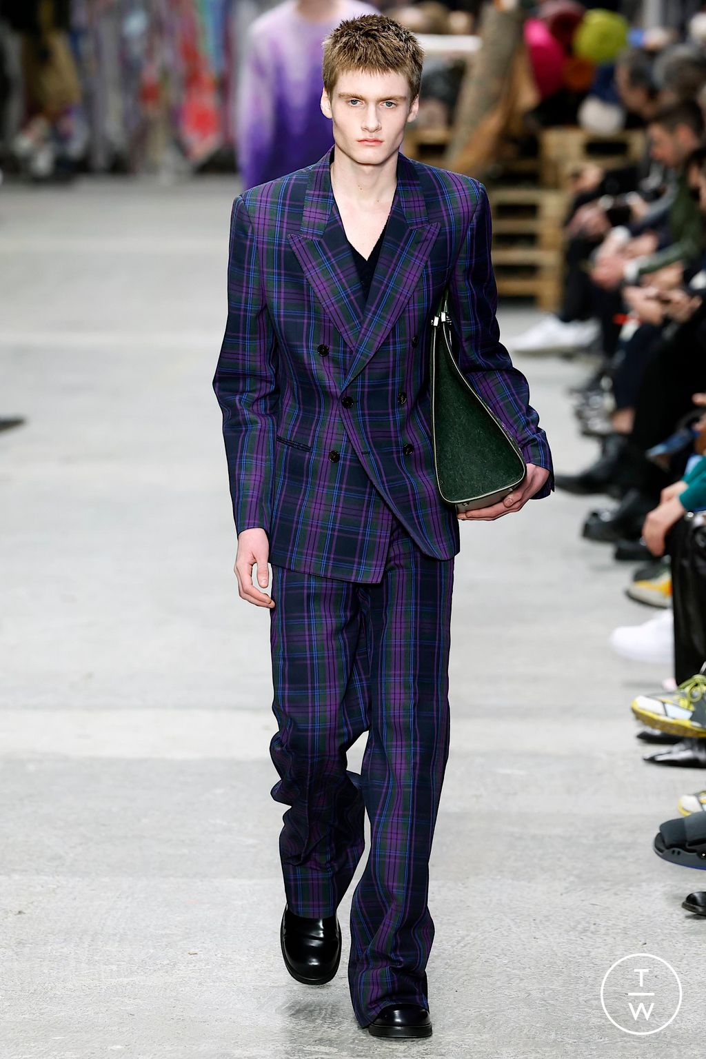 Fashion Week Milan Fall/Winter 2023 look 20 from the Etro collection menswear