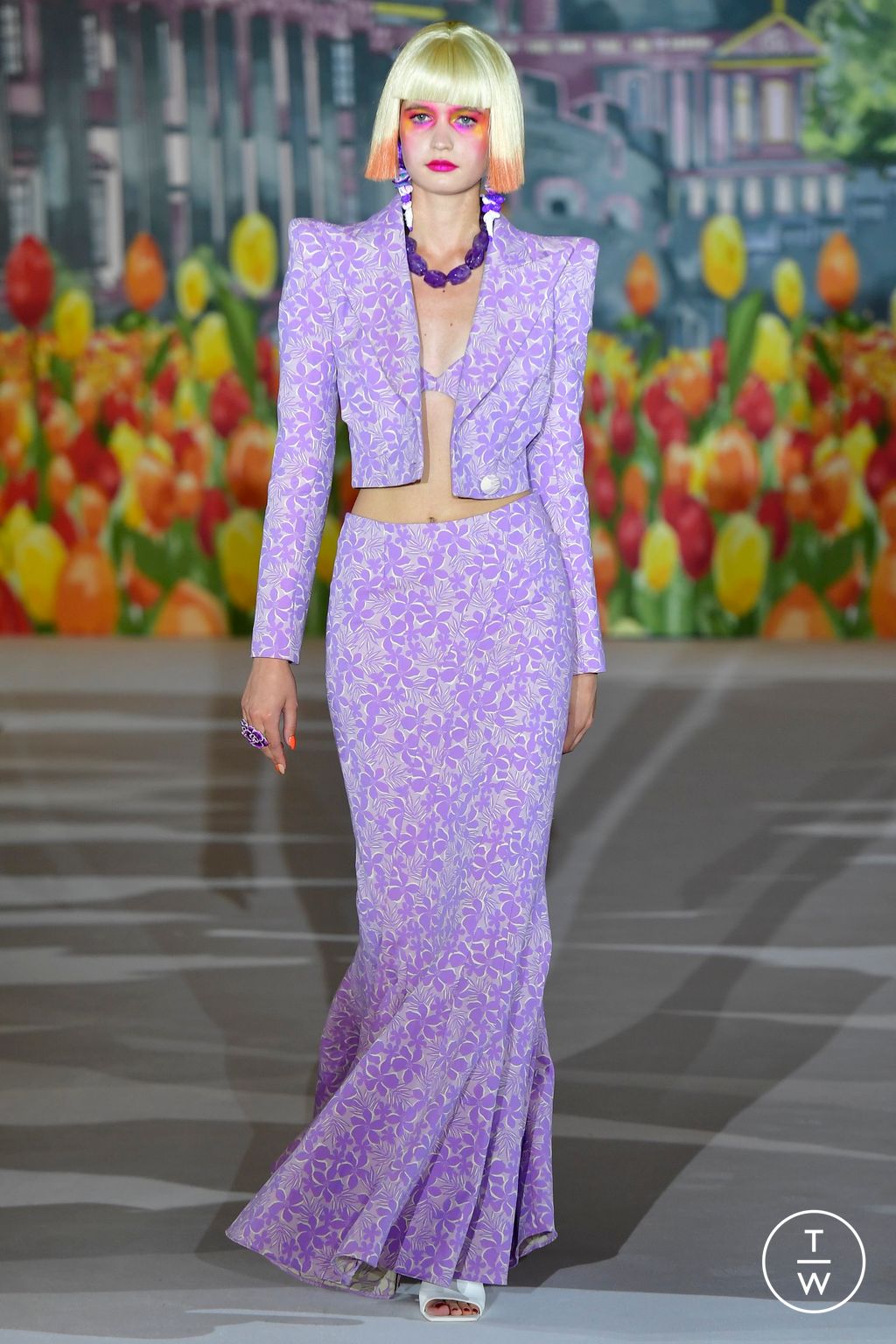 Fashion Week London Spring/Summer 2023 look 37 from the Paul Costelloe collection womenswear