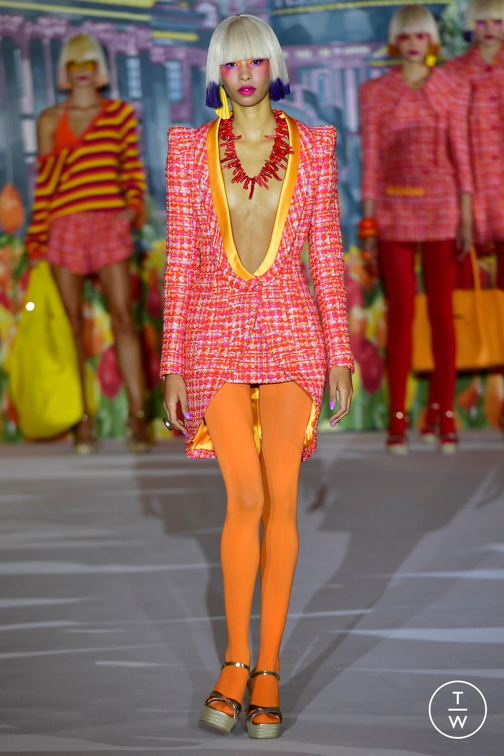 Fashion Week London Spring/Summer 2023 look 3 de la collection Paul Costelloe womenswear