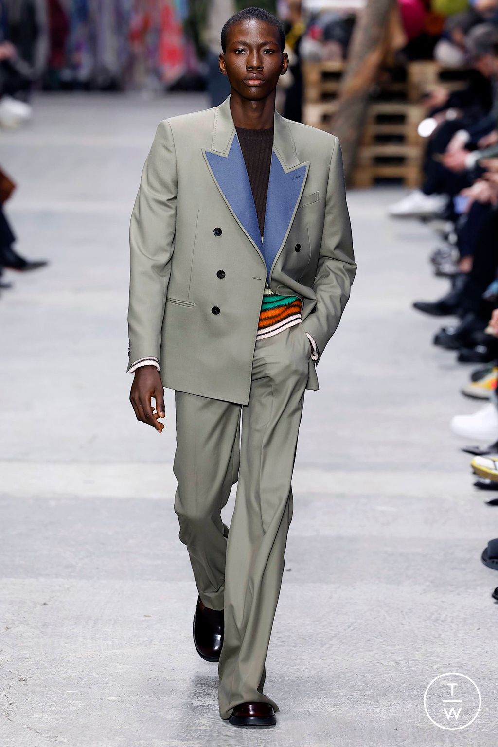 Fashion Week Milan Fall/Winter 2023 look 12 from the Etro collection 男装