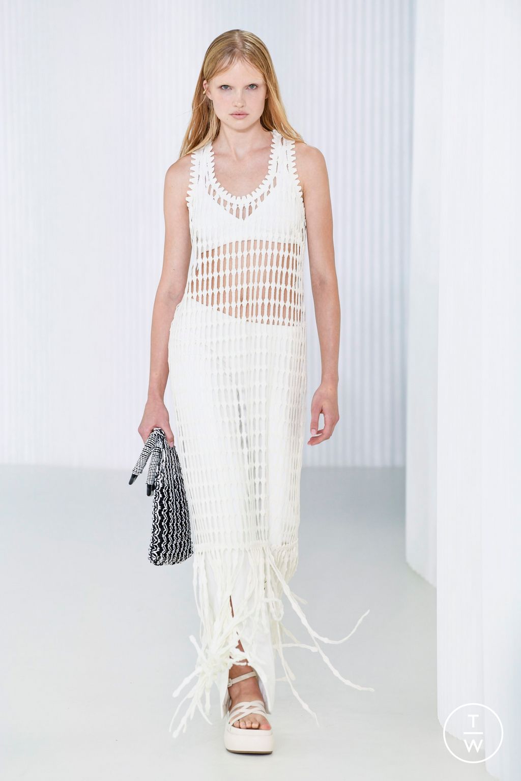 Fashion Week New York Spring/Summer 2023 look 18 from the Simkhai collection 女装