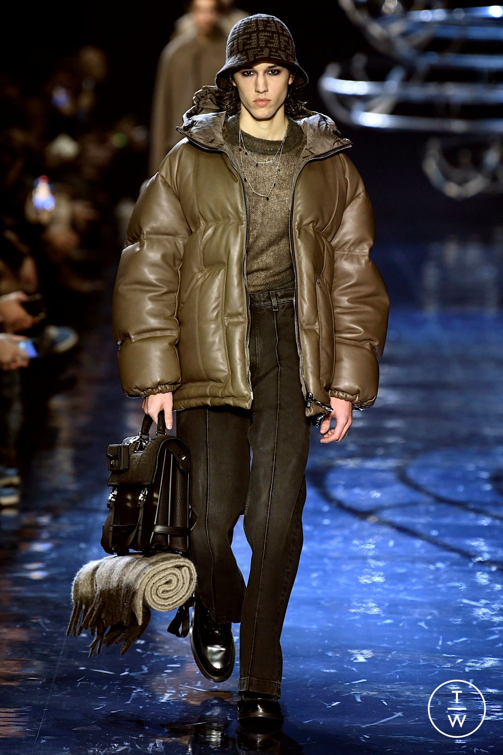 Fashion Week Milan Fall/Winter 2023 look 28 from the Fendi collection menswear