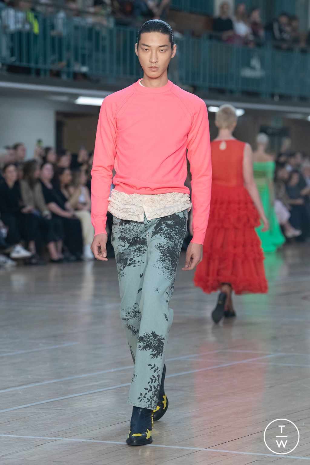 Fashion Week London Spring/Summer 2023 look 32 from the Molly Goddard collection 女装