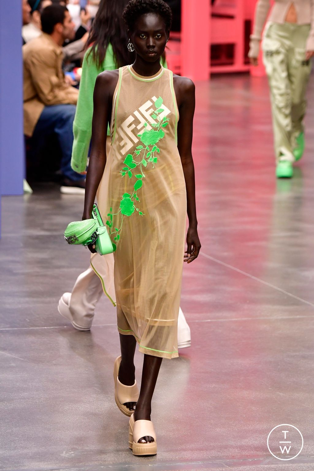 Fashion Week Milan Spring/Summer 2023 look 3 de la collection Fendi womenswear
