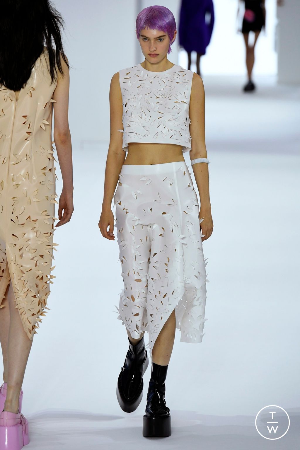 Fashion Week Paris Spring/Summer 2023 look 27 from the Shang Xia collection womenswear