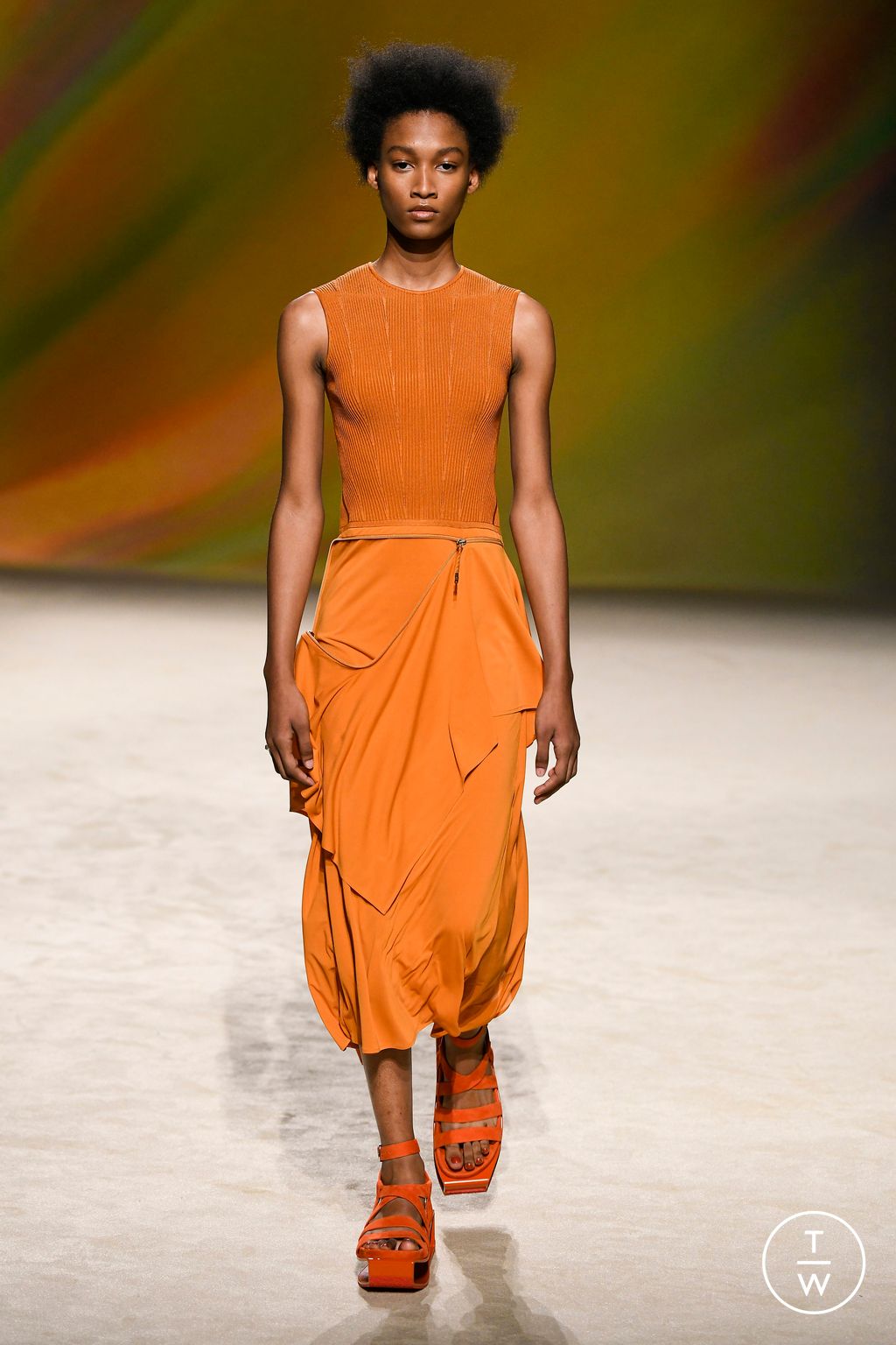 Fashion Week Paris Spring/Summer 2023 look 26 from the Hermès collection womenswear