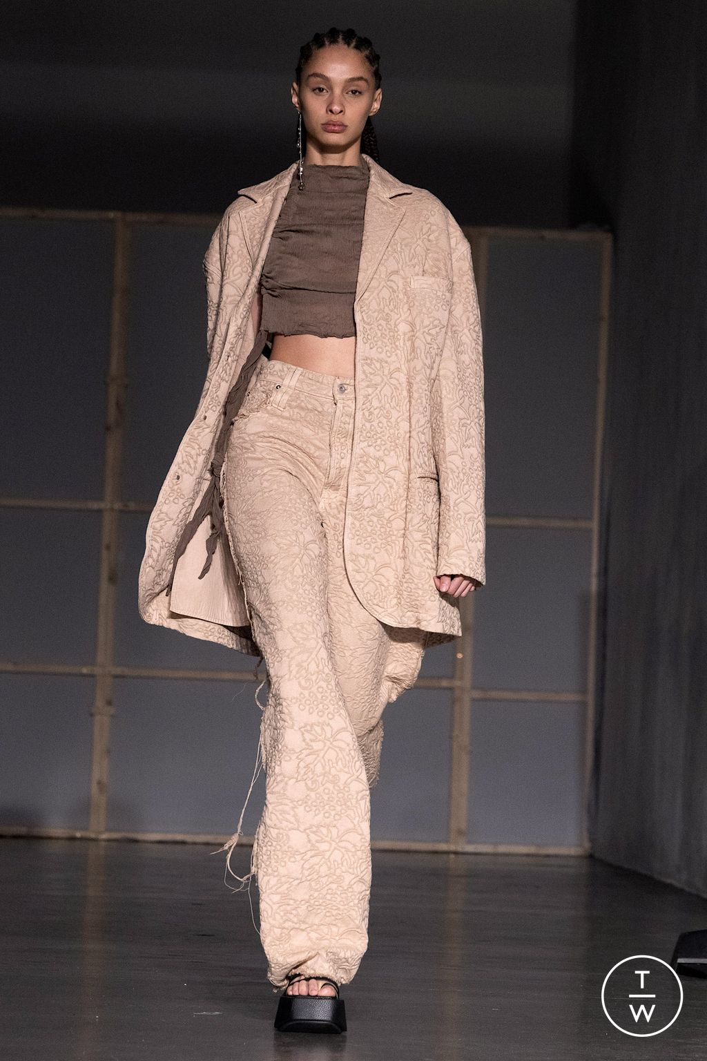Fashion Week Milan Fall/Winter 2023 look 13 de la collection Federico Cina menswear