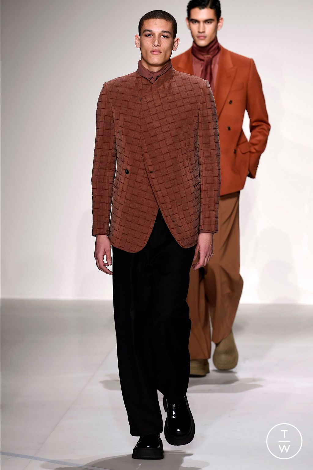 Fashion Week Milan Fall/Winter 2023 look 49 from the Emporio Armani collection 男装