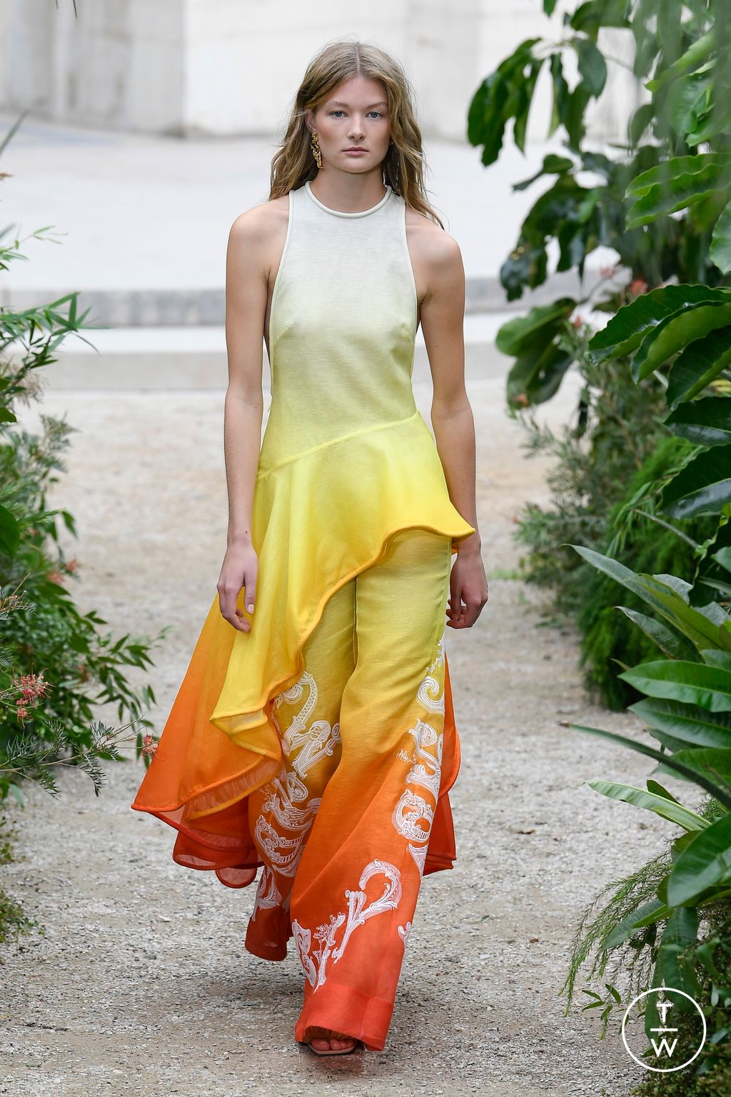 Fashion Week Paris Spring/Summer 2023 look 22 from the Zimmermann collection 女装