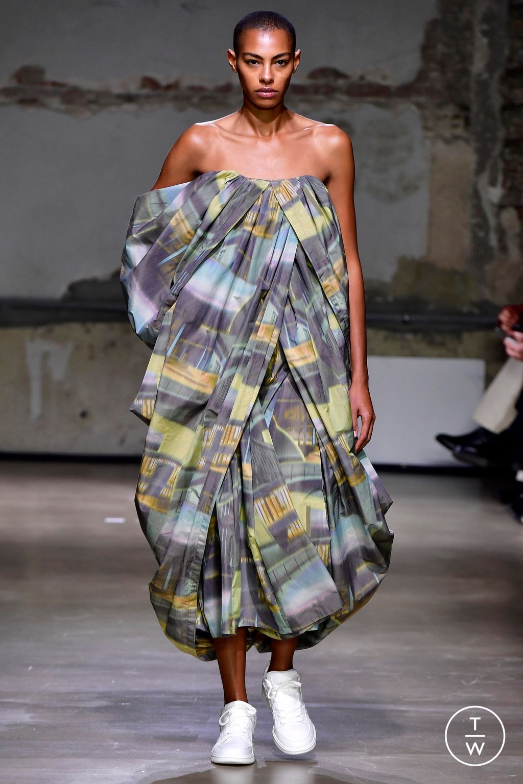 Fashion Week Paris Spring/Summer 2023 look 24 de la collection Dawei womenswear